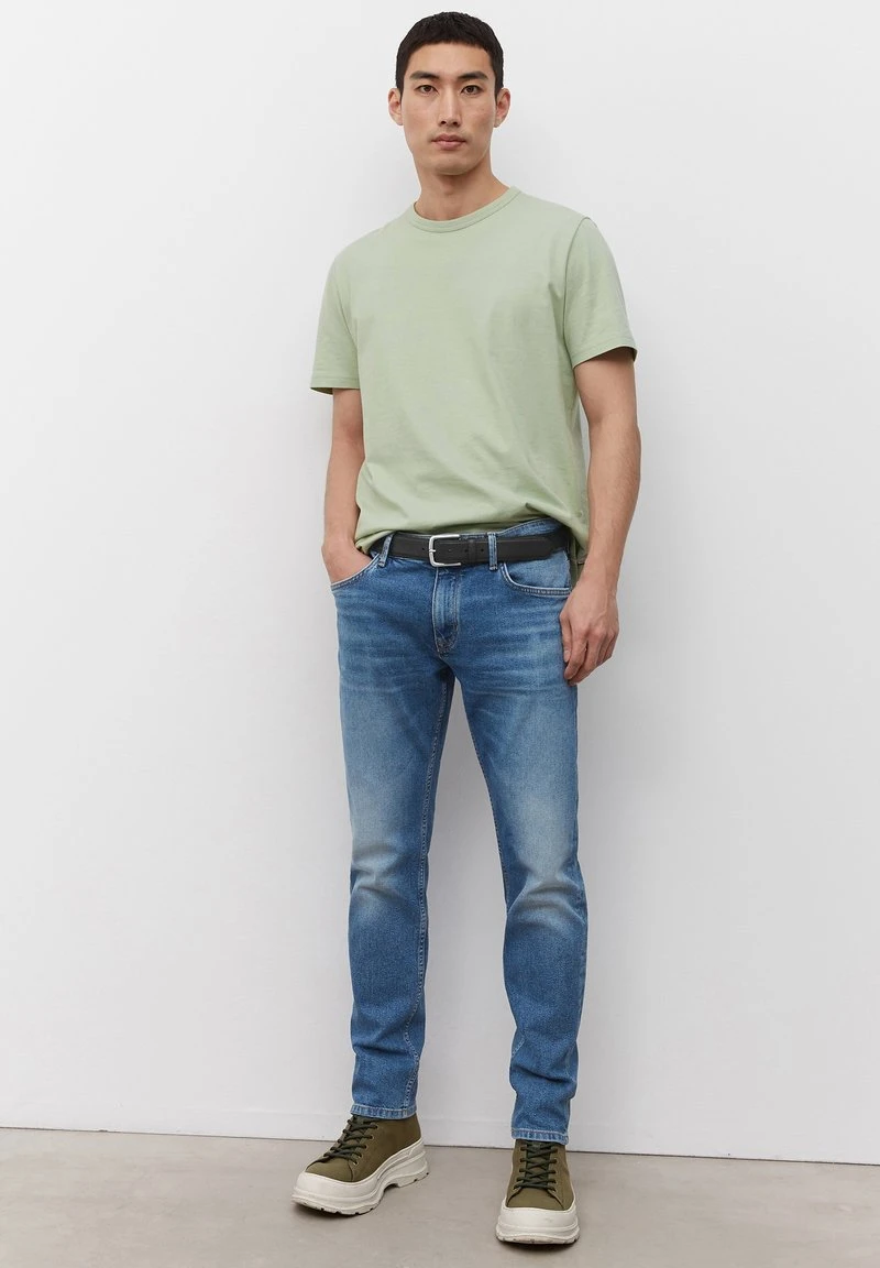 Marc O'Polo Herren SJÖBO - Jeans Straight Leg - Eco Mid Blue Wash 1 Marc O'Polo Herren SJÖBO - Jeans Straight Leg - Eco Mid Blue Wash