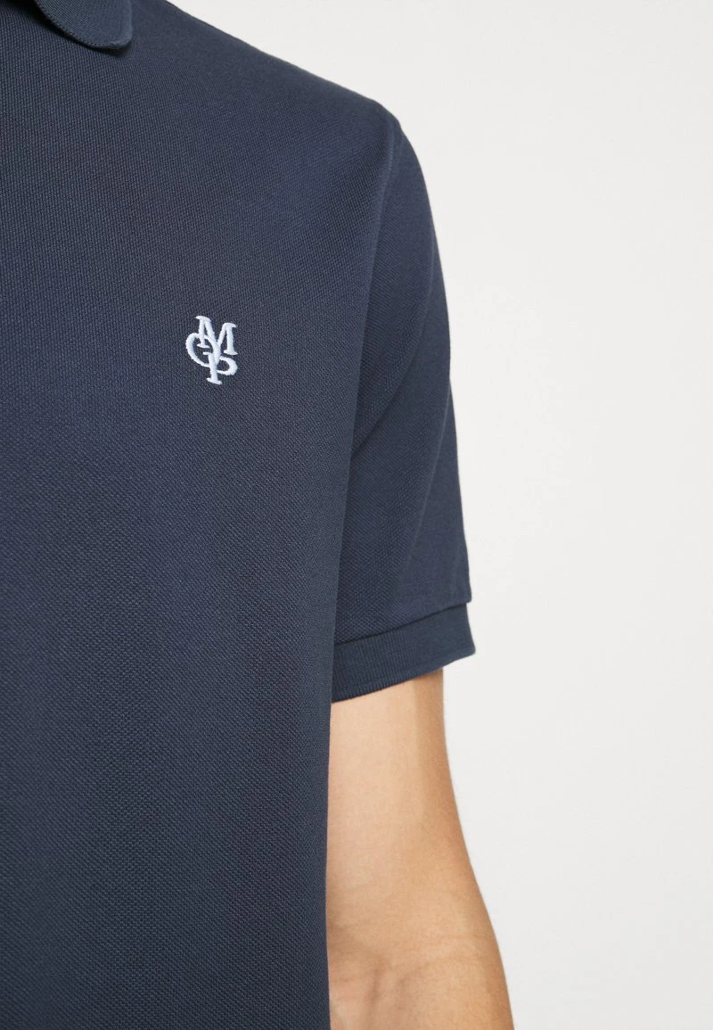 Marc O'Polo SHORT SLEEVE BUTTON PLACKET - Poloshirt - Total Eclipse | Herren 5 Marc O'Polo SHORT SLEEVE BUTTON PLACKET - Poloshirt - Total Eclipse | Herren – Bild 5