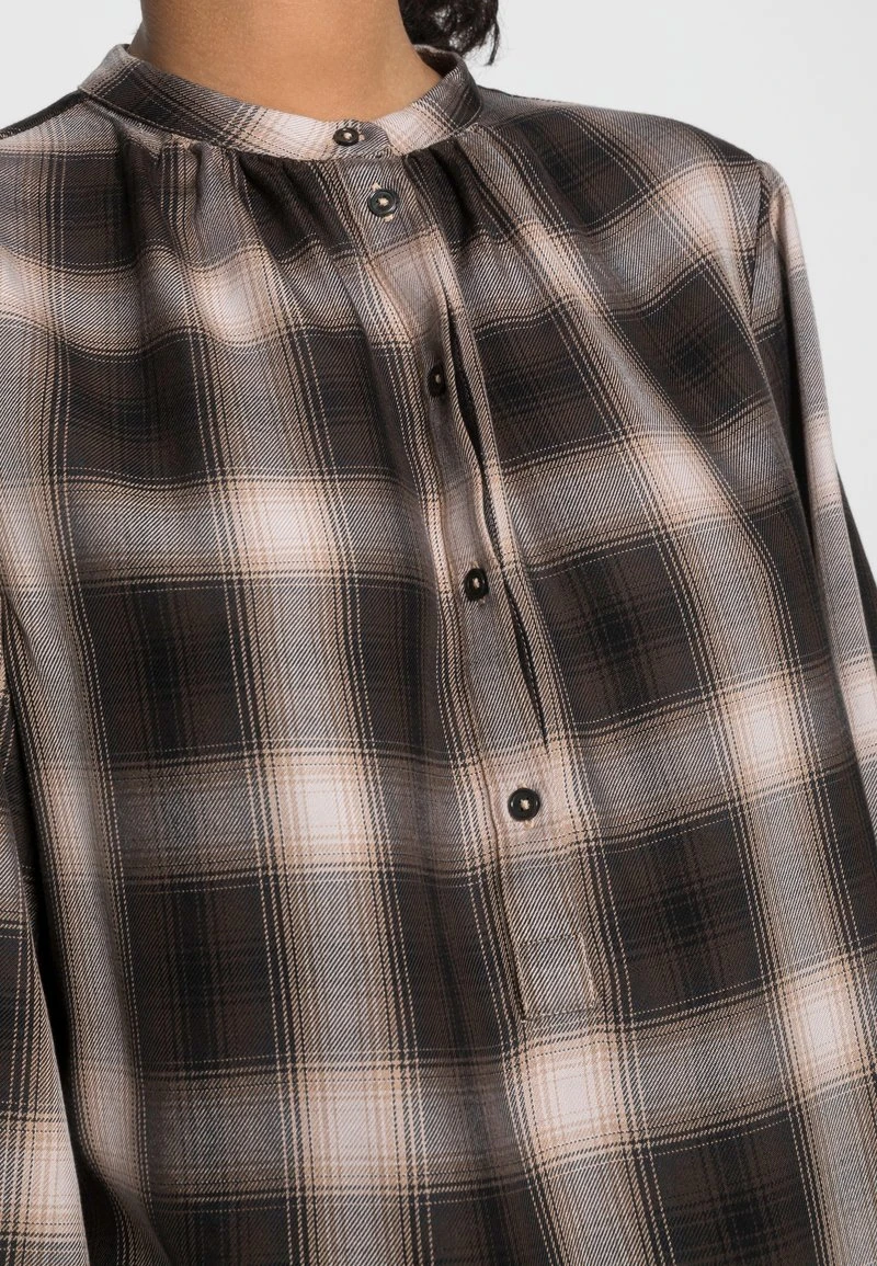 Marc O'Polo BLOUSE LONG SLEEVE STAND UP COLLAR CASUAL FIT CHECK - Bluse - Multi | Damen 5 Marc O'Polo BLOUSE LONG SLEEVE STAND UP COLLAR CASUAL FIT CHECK - Bluse - Multi | Damen – Bild 5