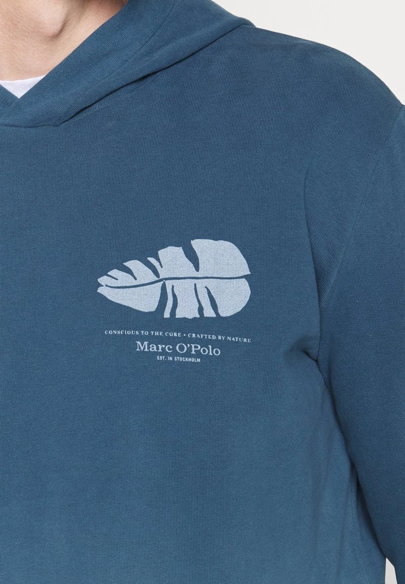 LONG SLEEVE DIP DYE PRINT ON CHEST - Kapuzenpullover - blue Marc O'Polo LONG SLEEVE DIP DYE PRINT ON CHEST - Kapuzenpullover - Blue | Herren -Marc O'Polo Verkäufe 20735555f3834e53aca9234a14f91704