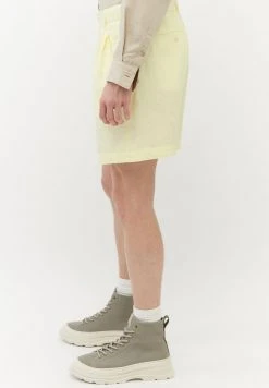 Marc O'Polo Herren MODELL LAVSJÖ PLEATS - Shorts - Misted Yellow -Marc O'Polo Verkäufe 20a1cde7f397474fadddc81370aeb4c7