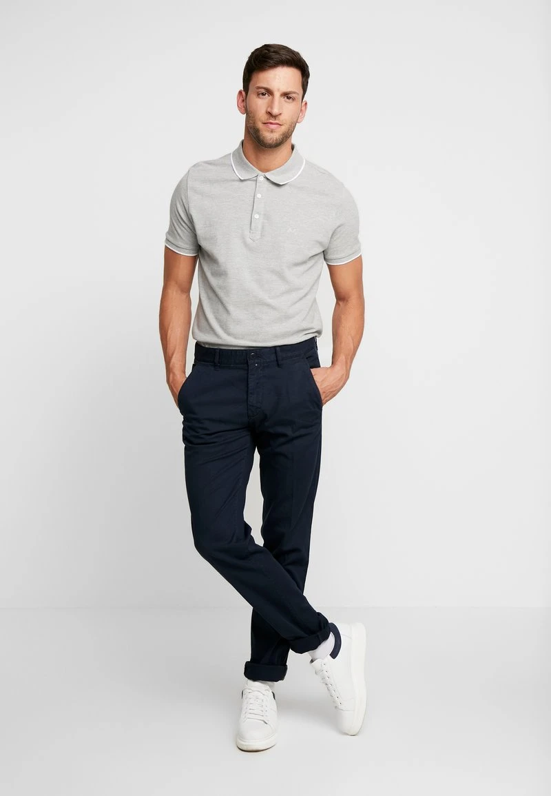 Marc O'Polo DOBBY STRUCTURE - Chino - Total Eclipse | Herren 2 Marc O'Polo DOBBY STRUCTURE - Chino - Total Eclipse | Herren – Bild 2