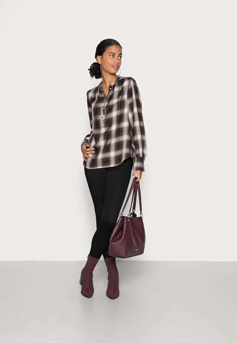 Marc O'Polo BLOUSE LONG SLEEVE STAND UP COLLAR CASUAL FIT CHECK - Bluse - Multi | Damen 2 Marc O'Polo BLOUSE LONG SLEEVE STAND UP COLLAR CASUAL FIT CHECK - Bluse - Multi | Damen – Bild 2