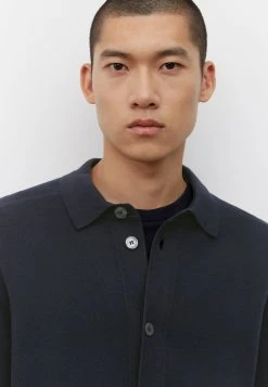 Marc O'Polo AUS KOMFORTABLEM BIO -MIX - Strickjacke - Dark Navy | Herren 8 Marc O'Polo AUS KOMFORTABLEM BIO -MIX - Strickjacke - Dark Navy | Herren -Marc O'Polo Verkäufe 2d081bc7b2f44138946033369fa2ab2c