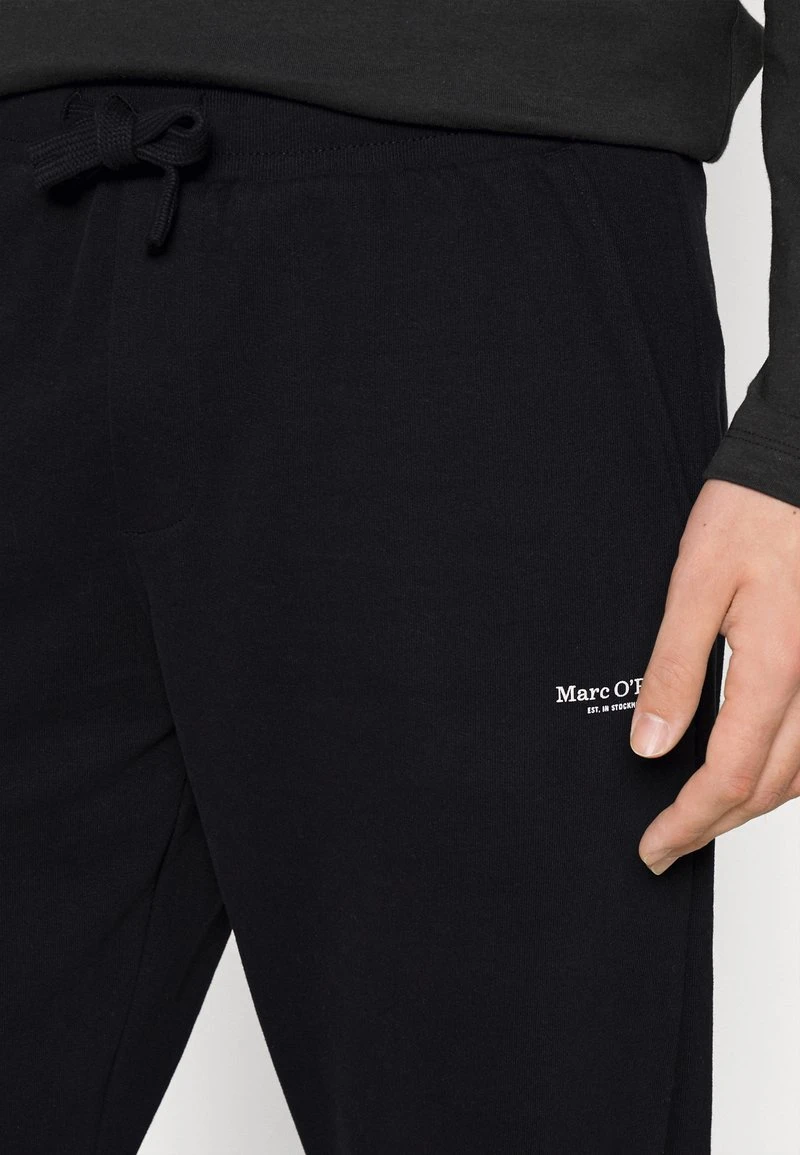 Marc O'Polo Herren PANTS FRONT AND BACK POCKETS - Jogginghose - Black 5 Marc O'Polo Herren PANTS FRONT AND BACK POCKETS - Jogginghose - Black – Bild 5