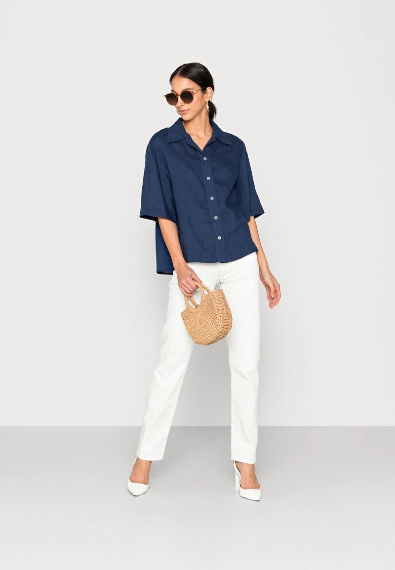 SHIRT SHAPE SHORT SLEEVE BUTTON PLACKET - Hemdbluse - noble blue Marc O'Polo SHIRT SHAPE SHORT SLEEVE BUTTON PLACKET - Hemdbluse - Noble Blue | Damen -Marc O'Polo Verkäufe 2e45bc08461545488679db4bdac96e0b