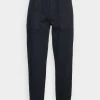 Marc O'Polo STYLE PATCHED POCKETS RELAXED FIT REGULAR LENGTH - Stoffhose - Deep Blue Sea | Damen
