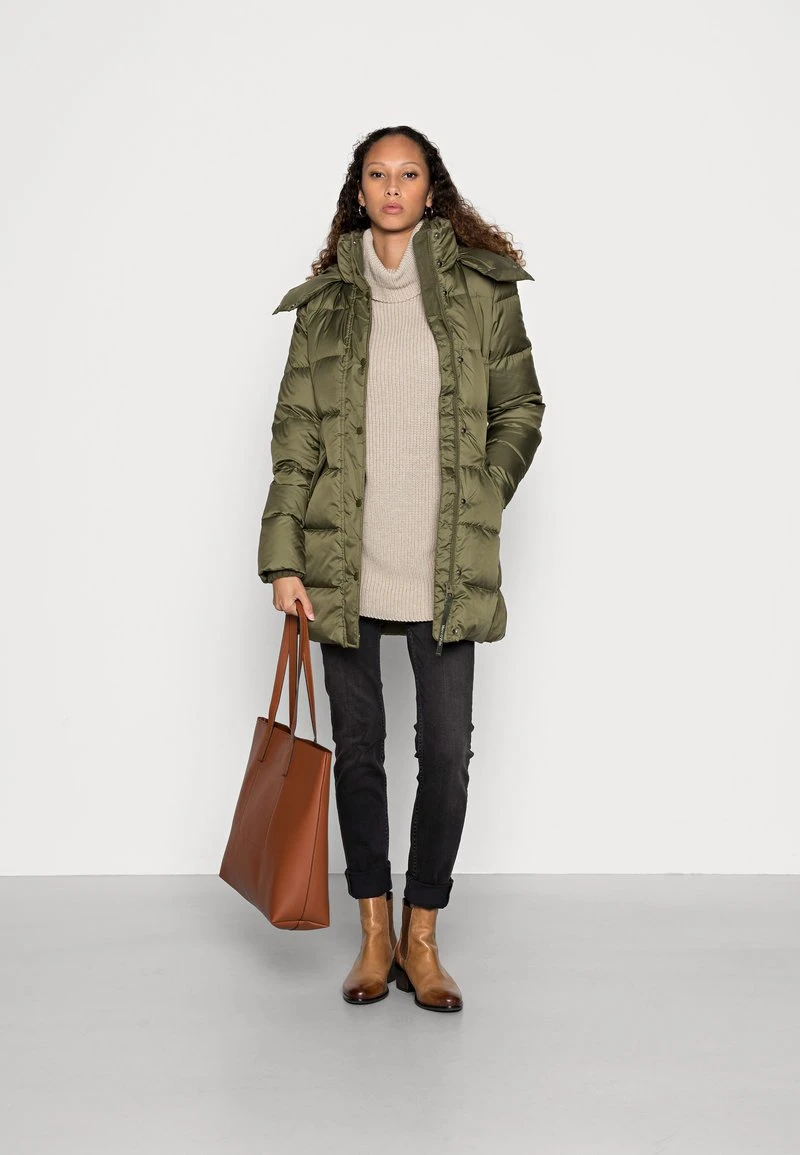 Marc O'Polo MIDDLE LENGTH DETACHABLE HOOD - Daunenmantel - Natural Olive | Damen 2 Marc O'Polo MIDDLE LENGTH DETACHABLE HOOD - Daunenmantel - Natural Olive | Damen – Bild 2