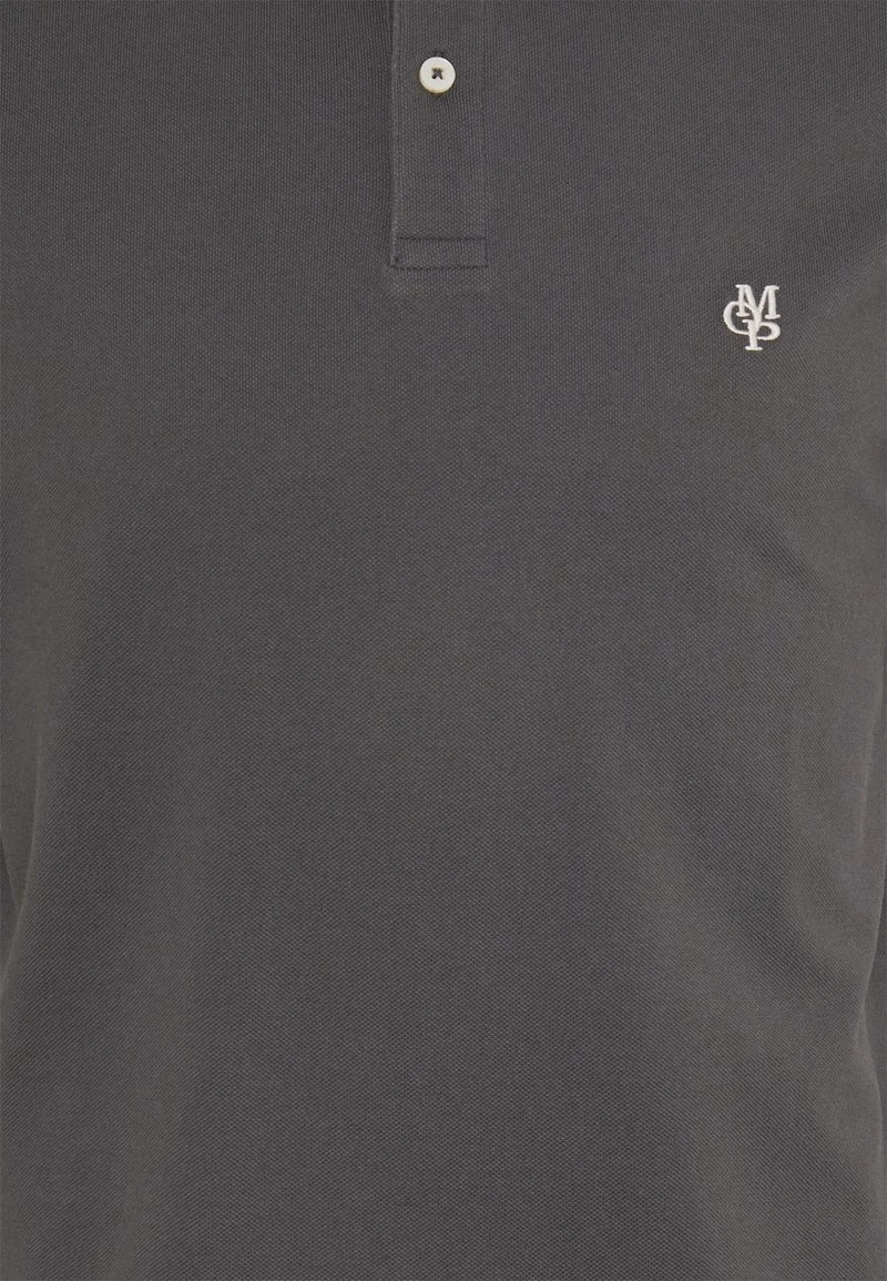 Marc O'Polo SHORT SLEEVE BUTTON PLACKET - Poloshirt - Gray | Herren 7 Marc O'Polo SHORT SLEEVE BUTTON PLACKET - Poloshirt - Gray | Herren – Bild 7