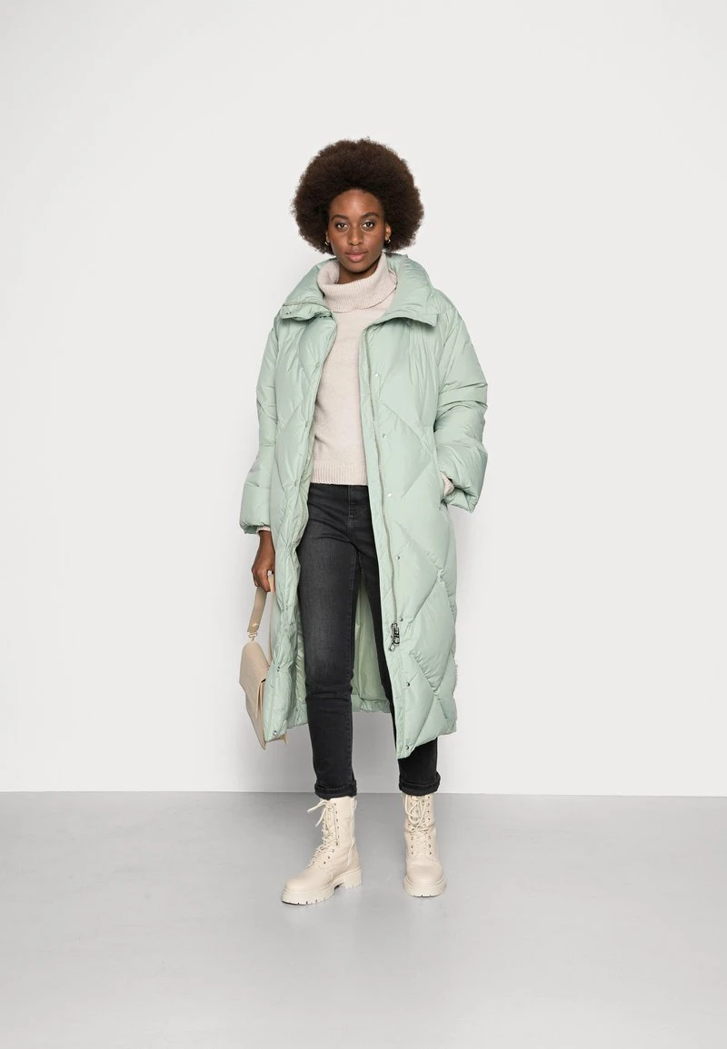 Marc O'Polo COAT FILLED BIG DIAMOND QUILTING, WIDE SLEEVES - Daunenmantel - Washed Spearmint | Damen 2 Marc O'Polo COAT FILLED BIG DIAMOND QUILTING, WIDE SLEEVES - Daunenmantel - Washed Spearmint | Damen – Bild 2