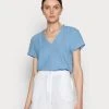 Marc O'Polo BLOUSE V-NECK SHORT SLEEVED - T-Shirt Basic - Washed Cornflower | Damen