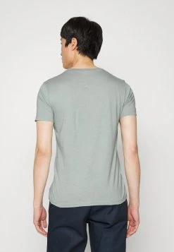 Marc O'Polo SHORT SLEEVE ROUND NECK - T-Shirt Basic - Fermented Fern | Herren -Marc O'Polo Verkäufe 46e8bcce860c4f3c8ec2a7d819ba7a7e