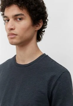 Marc O'Polo Herren T-Shirt Print - Dark Navy 10 Marc O'Polo Herren T-Shirt Print - Dark Navy -Marc O'Polo Verkäufe 4e21dfaa3bbd41ddba94dd3cc9203af5