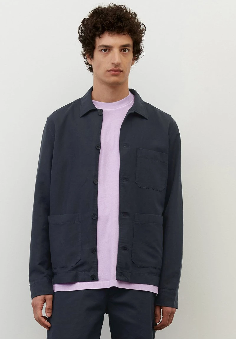Marc O'Polo Leichte Jacke - Dark Navy | Herren 1 Marc O'Polo Leichte Jacke - Dark Navy | Herren