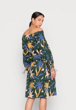 Marc O'Polo DRESS SHORT STYLE NECKLINE GATHERING SLEEVE VOLUMEN - Freizeitkleid - Multi | Damen 2 Marc O'Polo DRESS SHORT STYLE NECKLINE GATHERING SLEEVE VOLUMEN - Freizeitkleid - Multi | Damen -Marc O'Polo Verkäufe 5ee58bf188eb4f7aa6c1d3c25279d239