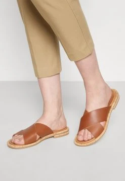 Marc O'Polo GENNY - Pantolette Flach - Cognac | Damen