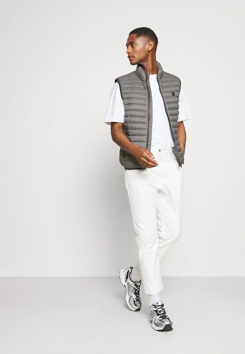 Marc O'Polo VEST REGULAR FIT VISLON ZIPPE - Weste - Flint Stone | Herren 2 Marc O'Polo VEST REGULAR FIT VISLON ZIPPE - Weste - Flint Stone | Herren – Bild 2