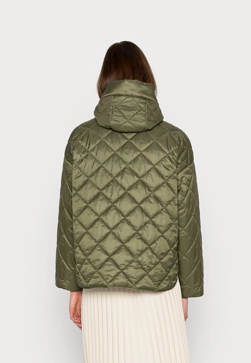 Marc O'Polo CAPE DIAMOND FIX HOOD SIDE SLITS - Übergangsjacke - Olive Grove | Damen 3 Marc O'Polo CAPE DIAMOND FIX HOOD SIDE SLITS - Übergangsjacke - Olive Grove | Damen – Bild 3