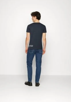 Marc O'Polo ARTWORK - T-Shirt Print - Dark Navy | Herren 7 Marc O'Polo ARTWORK - T-Shirt Print - Dark Navy | Herren -Marc O'Polo Verkäufe 905a3482f8f34c2a8548949cb8876a99