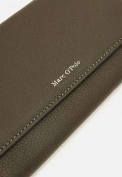 Marc O'Polo Damen JESSIE - Geldbörse - Olive Drab 7 Marc O'Polo Damen JESSIE - Geldbörse - Olive Drab -Marc O'Polo Verkäufe 95b631c8cbe04fc28ad851d47427de5c