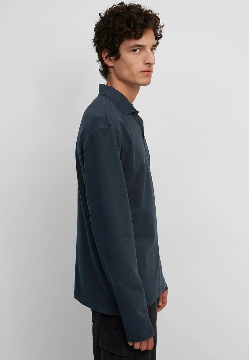 Marc O'Polo Herren LONG SLEEVE HERINGBONE DETAILS EMBROIDERY - Poloshirt - Total Eclipse 3 Marc O'Polo Herren LONG SLEEVE HERINGBONE DETAILS EMBROIDERY - Poloshirt - Total Eclipse – Bild 3