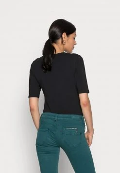 Marc O'Polo Damen SHORT SLEEVES ROUND NECK - T-Shirt Basic - Black 7 Marc O'Polo Damen SHORT SLEEVES ROUND NECK - T-Shirt Basic - Black -Marc O'Polo Verkäufe 9f76ee3be80f457eb66119fabc1f5550