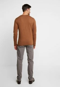 Marc O'Polo DOBBY STRUCTURE - Chino - Castlerock | Herren -Marc O'Polo Verkäufe a5e3ca6d560f4c9fa8c62793af0af373