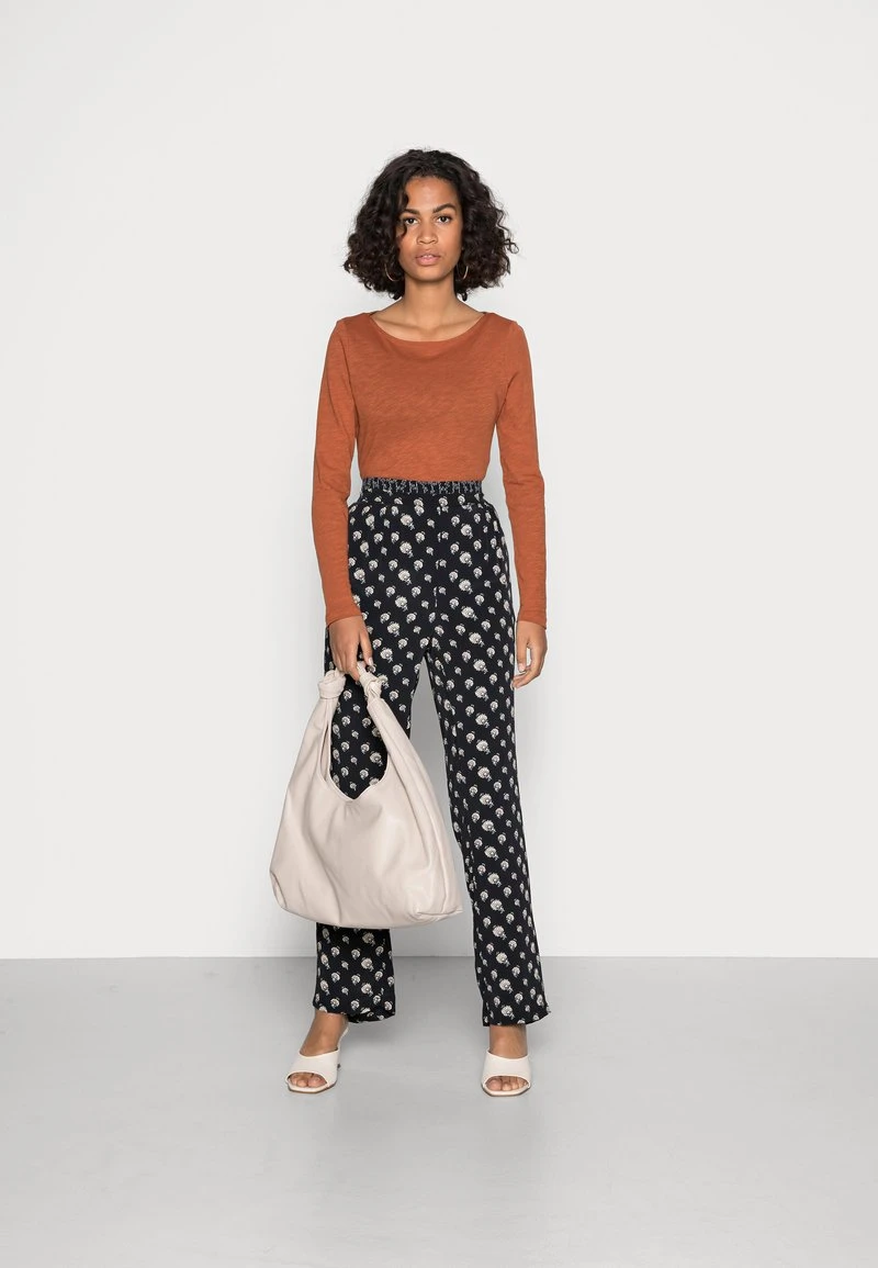 Marc O'Polo LONG SLEEVE BOAT NECK - Langarmshirt - Rustic Orange | Damen 2 Marc O'Polo LONG SLEEVE BOAT NECK - Langarmshirt - Rustic Orange | Damen – Bild 2