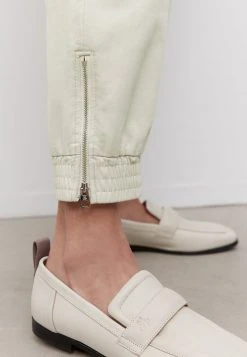 Marc O'Polo Damen IM JOGGPANTS STIL AUS SOFTEM STRETCH - Stoffhose - Stone Powder 8 Marc O'Polo Damen IM JOGGPANTS STIL AUS SOFTEM STRETCH - Stoffhose - Stone Powder -Marc O'Polo Verkäufe accddc1f26f241e8a7f9b17014197c30