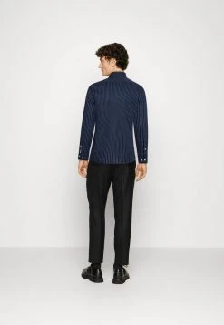 Marc O'Polo KENT COLLAR LONG SLEEVE SHAPED FIT WITHOUT BACKDARTS - Hemd - Multi/dark Navy | Herren 7 Marc O'Polo KENT COLLAR LONG SLEEVE SHAPED FIT WITHOUT BACKDARTS - Hemd - Multi/dark Navy | Herren -Marc O'Polo Verkäufe b6081c20bfbf41328edbe7fc4ae3bf0a
