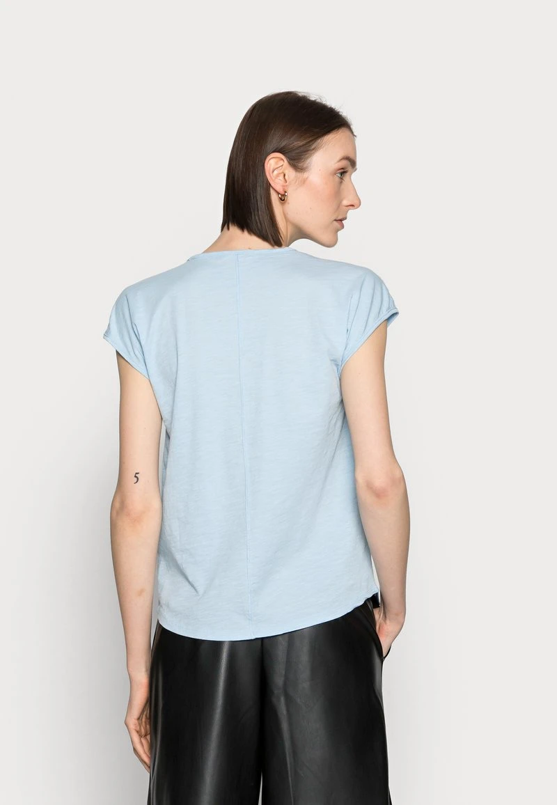 Marc O'Polo SHORT-SLEEVE DEEP ROUND-NECK - T-Shirt Basic - Sunny Sky | Damen 3 Marc O'Polo SHORT-SLEEVE DEEP ROUND-NECK - T-Shirt Basic - Sunny Sky | Damen – Bild 3