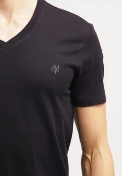 Marc O'Polo SCOTT SHAPED FIT - T-Shirt Basic - Black | Herren -Marc O'Polo Verkäufe c22d75ae5f8040a888e06fd9c98eeb33