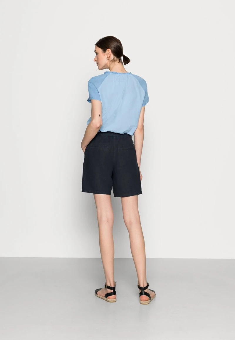 Marc O'Polo Damen STRAIGHT FIT MEDIUM RISE REGULAR LEG - Shorts - Night Sky 3 Marc O'Polo Damen STRAIGHT FIT MEDIUM RISE REGULAR LEG - Shorts - Night Sky – Bild 3