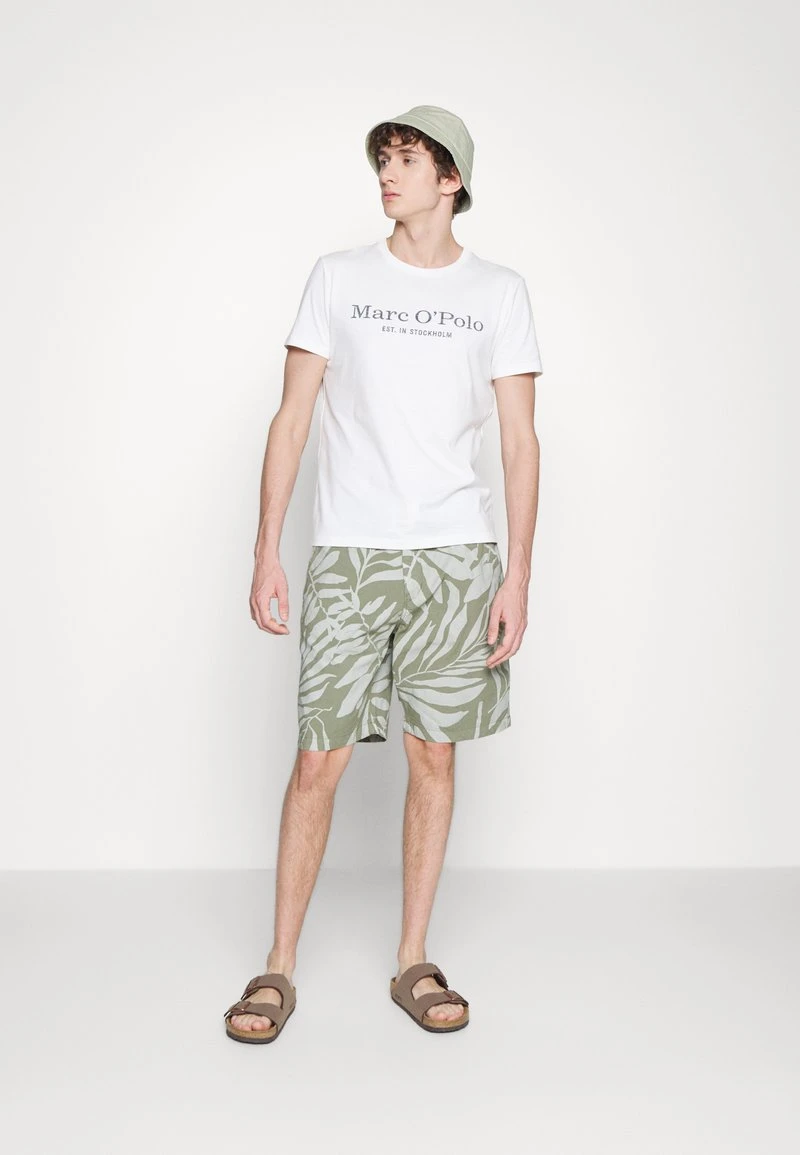 Marc O'Polo SHORT SLEEVE ROUND NECK CLASSIC - T-Shirt Print - Silver Fern | Herren 2 Marc O'Polo SHORT SLEEVE ROUND NECK CLASSIC - T-Shirt Print - Silver Fern | Herren – Bild 2