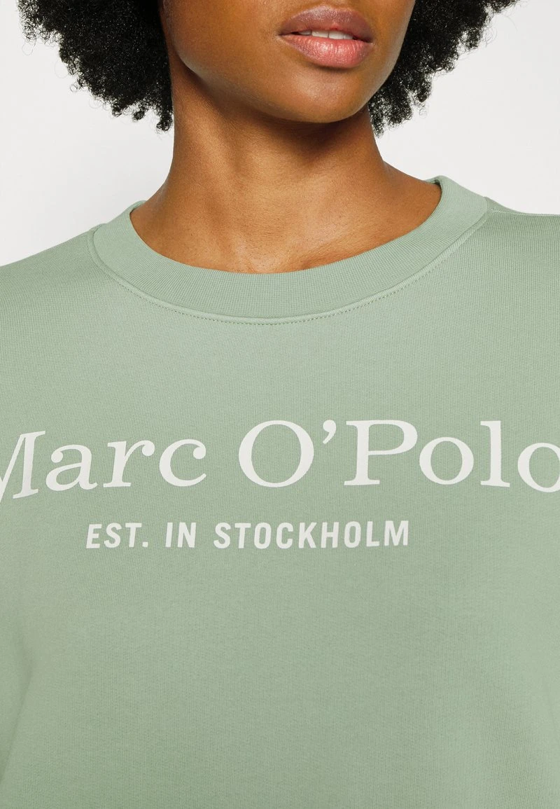 Marc O'Polo ROUND NECK MODERN COPPED FIT LOGOMANIA - Sweatshirt - Breezy Mint | Damen 6 Marc O'Polo ROUND NECK MODERN COPPED FIT LOGOMANIA - Sweatshirt - Breezy Mint | Damen – Bild 6