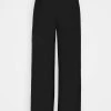 Marc O'Polo PANTS WIDE LEG MEDIUM RISE CROPPED ELASTIC AT BACK - Stoffhose - Black | Damen