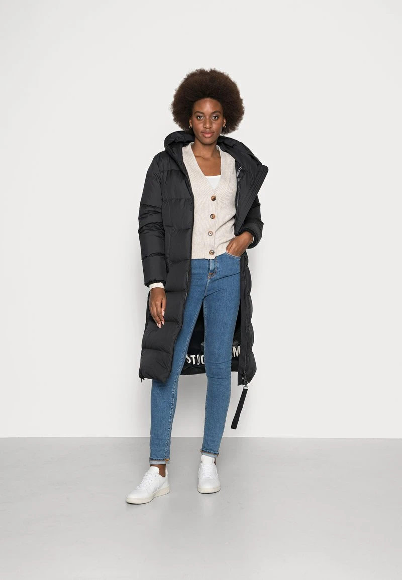 Marc O'Polo Damen PUFFER COAT FIX HOOD WELT POCKETS BACKPACK STRAPS - Daunenmantel - Black 2 Marc O'Polo Damen PUFFER COAT FIX HOOD WELT POCKETS BACKPACK STRAPS - Daunenmantel - Black – Bild 2