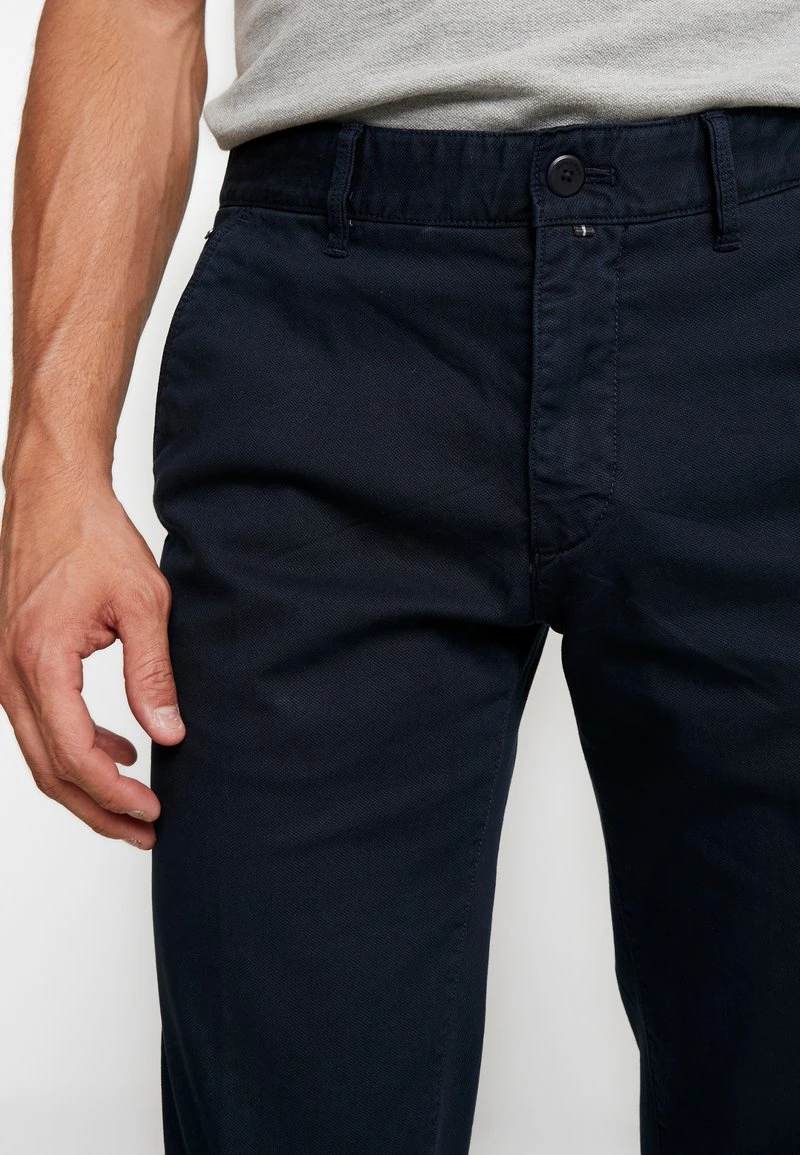 Marc O'Polo DOBBY STRUCTURE - Chino - Total Eclipse | Herren 5 Marc O'Polo DOBBY STRUCTURE - Chino - Total Eclipse | Herren – Bild 5