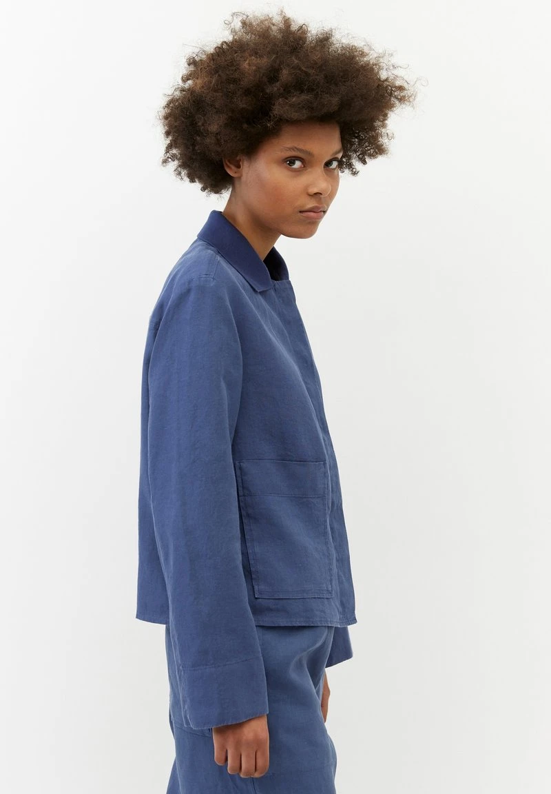 STYLE, HIDDEN PLACKET, ATTACHED POCKETS, COLL - Leichte Jacke - noble blue Marc O'Polo STYLE, HIDDEN PLACKET, ATTACHED POCKETS, COLL - Leichte Jacke - Noble Blue | Damen -Marc O'Polo Verkäufe dd41aa9b471f42449f234243b5fd0dc6