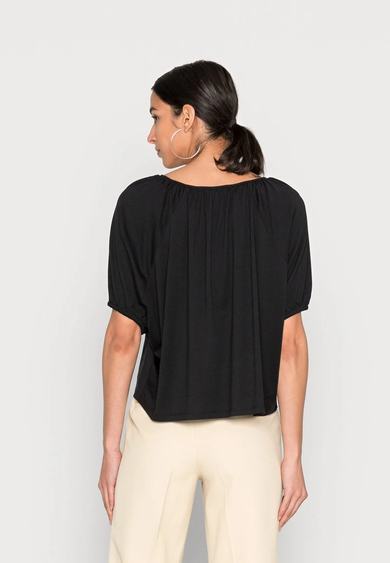 Marc O'Polo BLOUSE DEEP BOAT NECK RUFFELS AT NECKLINE PUFFER SLEEV - Bluse - Black | Damen 3 Marc O'Polo BLOUSE DEEP BOAT NECK RUFFELS AT NECKLINE PUFFER SLEEV - Bluse - Black | Damen – Bild 3