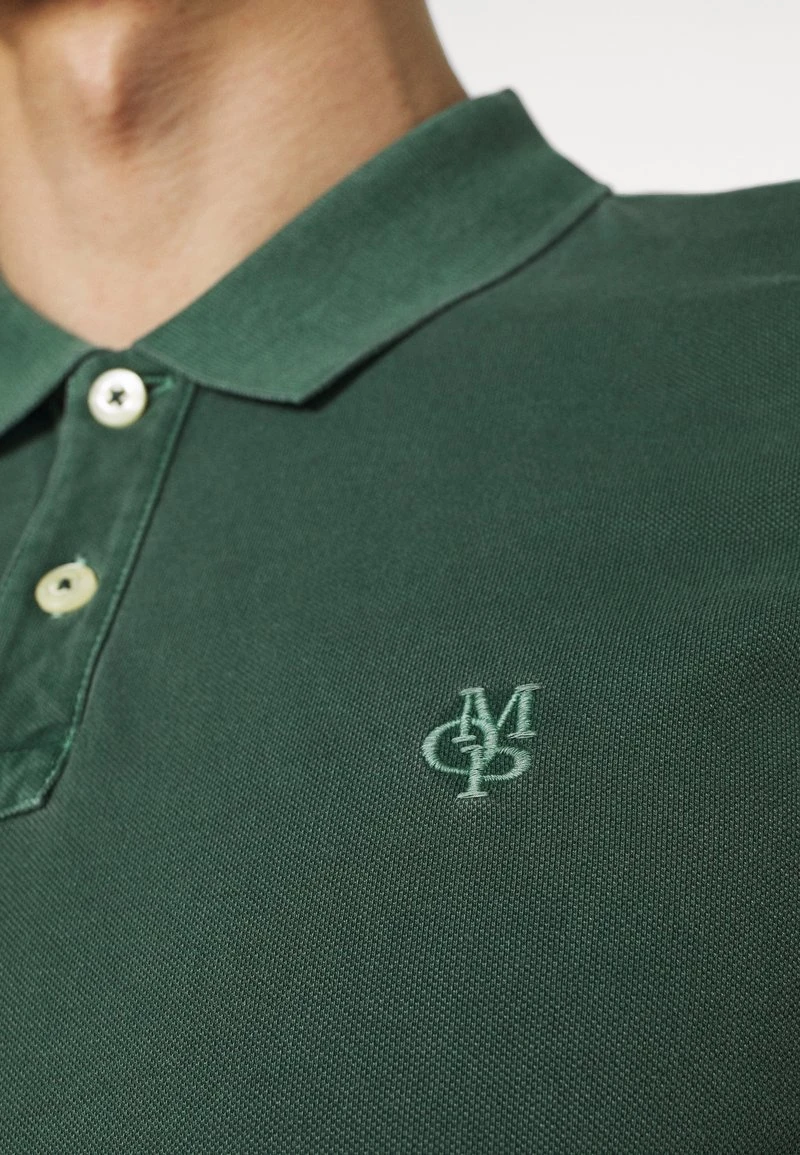 Marc O'Polo SHORT SLEEVE BUTTON PLACKET - Poloshirt - Mystic Green | Herren 6 Marc O'Polo SHORT SLEEVE BUTTON PLACKET - Poloshirt - Mystic Green | Herren – Bild 6