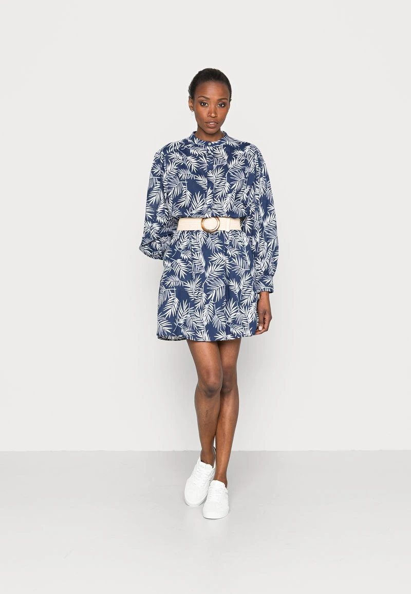 Marc O'Polo Damen DRESS FEMININE STYLE FITTED WAIST SHIRT DETAILS SHORT LENGTH - Blusenkleid - Navy 2 Marc O'Polo Damen DRESS FEMININE STYLE FITTED WAIST SHIRT DETAILS SHORT LENGTH - Blusenkleid - Navy – Bild 2