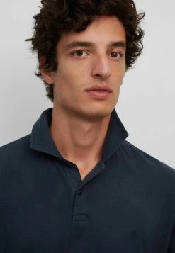 Marc O'Polo Herren LONG SLEEVE HERINGBONE DETAILS EMBROIDERY - Poloshirt - Total Eclipse 10 Marc O'Polo Herren LONG SLEEVE HERINGBONE DETAILS EMBROIDERY - Poloshirt - Total Eclipse -Marc O'Polo Verkäufe f2bea0aaff7b4f6b84f61db20602742e