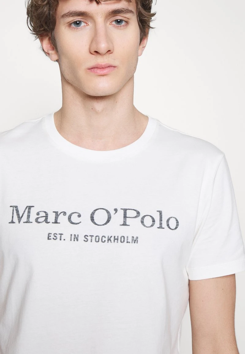Marc O'Polo SHORT SLEEVE ROUND NECK CLASSIC - T-Shirt Print - Silver Fern | Herren 4 Marc O'Polo SHORT SLEEVE ROUND NECK CLASSIC - T-Shirt Print - Silver Fern | Herren – Bild 4