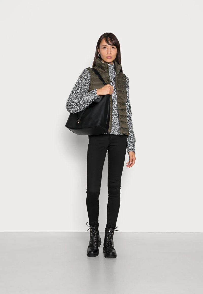 Marc O'Polo VEST STAND UP COLLAR FRONT ZIPPER - Weste - Olive Drab | Damen 2 Marc O'Polo VEST STAND UP COLLAR FRONT ZIPPER - Weste - Olive Drab | Damen – Bild 2